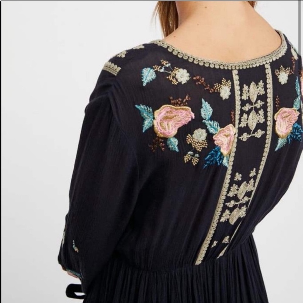 Free People Enchanted Forest Black Embroidered Floral Boho Midi Dress Size Small - Picture 4 of 16